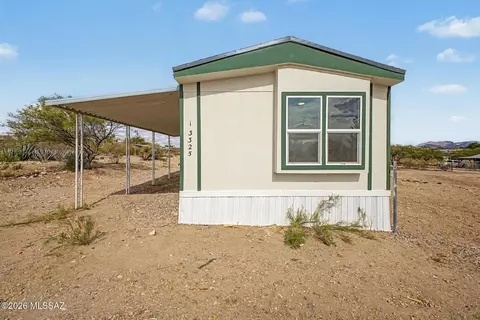 13325 S Hound Dog Rd, Vail, AZ 85641