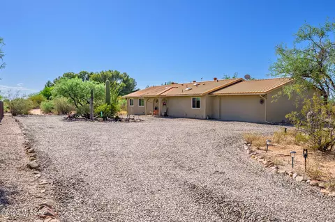 Exterior - 13599 E Rincon Ranch Rd, Vail, AZ 85641 photo 1 of 9