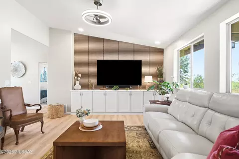 Living - 13599 E Rincon Ranch Rd, Vail, AZ 85641 photo 1 of 4