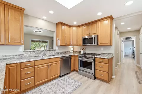 Kitchen - 13599 E Rincon Ranch Rd, Vail, AZ 85641 photo 2 of 5