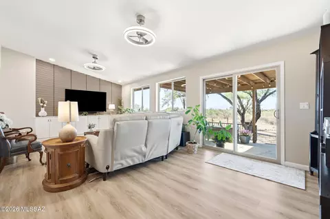 Living - 13599 E Rincon Ranch Rd, Vail, AZ 85641 photo 2 of 4