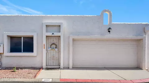 997 W Paria Ln, Tucson, AZ 85704