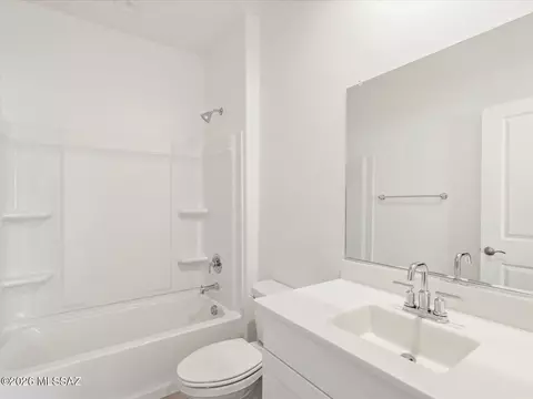 Bath - 12713 E Caden Dr, Vail, AZ 85641 photo 3 of 4
