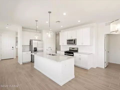 Kitchen - 12713 E Caden Dr, Vail, AZ 85641 photo 4 of 6