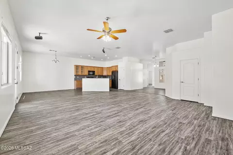 Living - 1053 S Seldon Pl, Vail, AZ 85641 photo 3 of 4