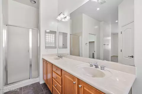 Bath - 1053 S Seldon Pl, Vail, AZ 85641 photo 2 of 3
