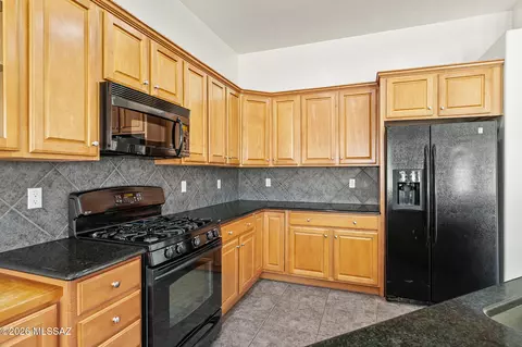 Kitchen - 1053 S Seldon Pl, Vail, AZ 85641 photo 6 of 6