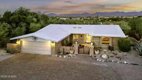 1642 Entrada Tercera, Tucson, AZ 85718