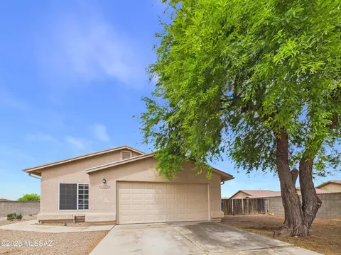 8900 E Alderpoint Way, Tucson, AZ 85730