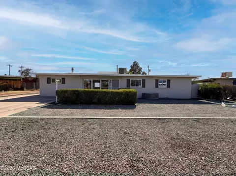 650 S Kenyon Dr, Tucson, AZ 85710