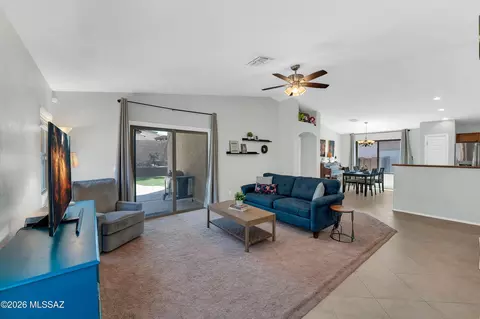 Living - 8806 E Chimney Spg, Tucson, AZ 85747 photo 2 of 4
