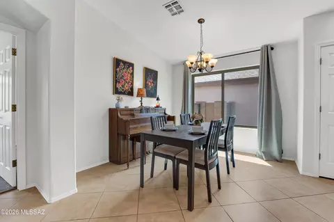 Dining - 8806 E Chimney Spg, Tucson, AZ 85747 photo 3 of 5