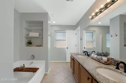 Bath - 8806 E Chimney Spg, Tucson, AZ 85747 photo 1 of 3