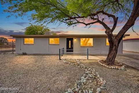 Exterior - 8534 E Ruby Dr, Tucson, AZ 85730 photo 1 of 7