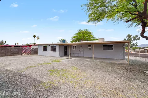 Exterior - 8534 E Ruby Dr, Tucson, AZ 85730 photo 4 of 7