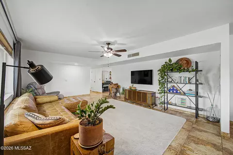 Living - 11141 E Quick Draw Pl, Tucson, AZ 85749 photo 2 of 7