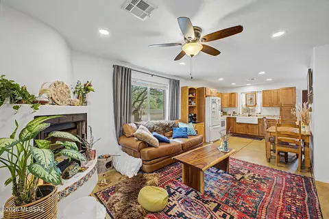Living - 11141 E Quick Draw Pl, Tucson, AZ 85749 photo 5 of 7