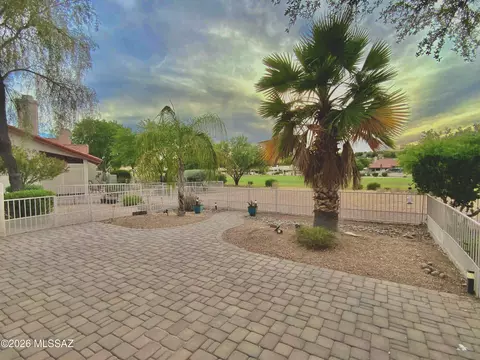 8665 N Johnny Miller Dr, Tucson, AZ 85742