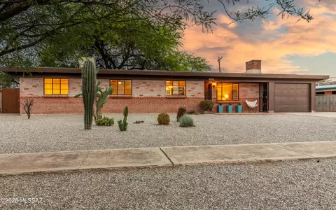 Exterior - 6002 Eli St, Tucson, AZ 85711 photo 2 of 6