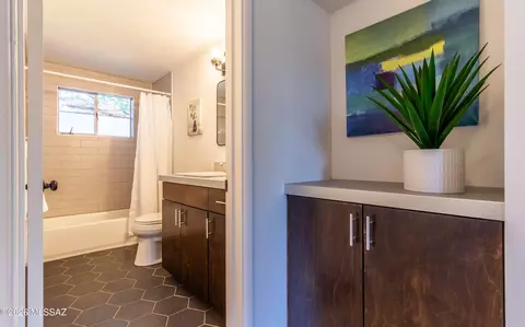 Bath - 6002 Eli St, Tucson, AZ 85711 photo 3 of 4