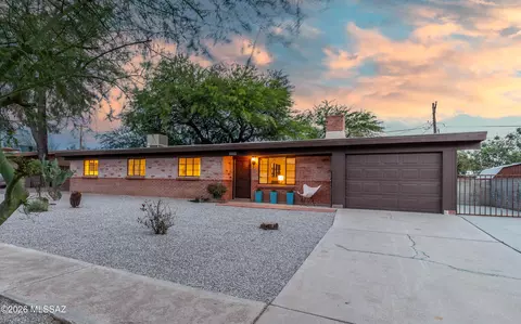 Exterior - 6002 Eli St, Tucson, AZ 85711 photo 5 of 6
