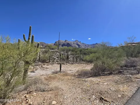 6961 N Ozona Dr, Tucson, AZ 85718