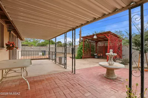 Exterior - 3632 E Juarez St, Tucson, AZ 85713 photo 4 of 8