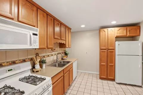 Kitchen - 3632 E Juarez St, Tucson, AZ 85713 photo 3 of 3