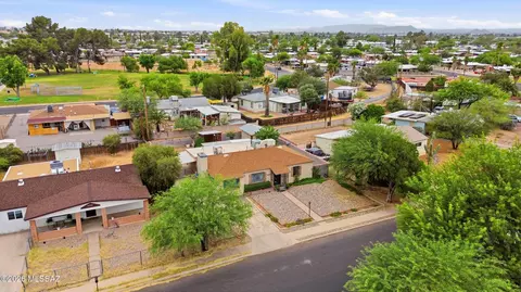 View/Area - 3632 E Juarez St, Tucson, AZ 85713 photo 2 of 6