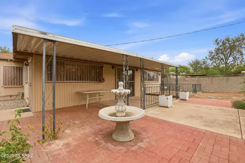 Exterior - 3632 E Juarez St, Tucson, AZ 85713 photo 5 of 8