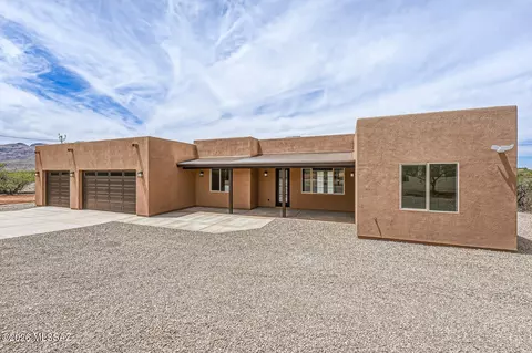32 Calle Dinamarca, Rio Rico, AZ 85648