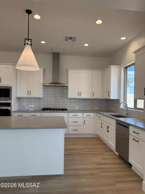 Kitchen - 62103 E Copper Basin Way, Oracle, AZ 85623 photo 2 of 2