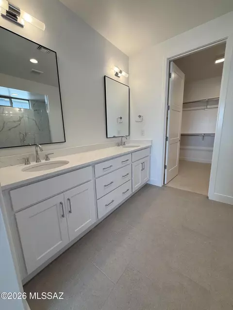 Bath - 62103 E Copper Basin Way, Oracle, AZ 85623 photo 2 of 5