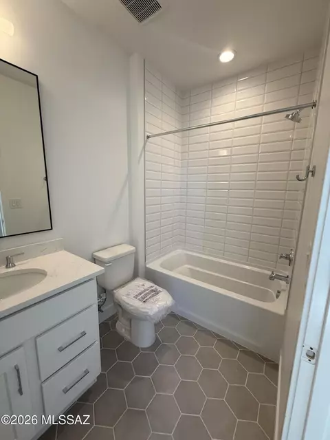 Bath - 62103 E Copper Basin Way, Oracle, AZ 85623 photo 4 of 5