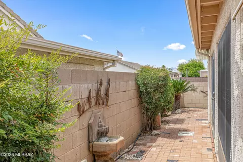 Exterior - 8558 S Compass Dr, Tucson, AZ 85756 photo 9 of 9