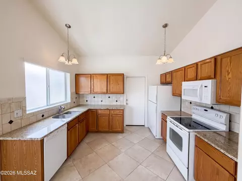 Kitchen - 9946 E Paseo De La Masada, Tucson, AZ 85747 photo 1 of 2