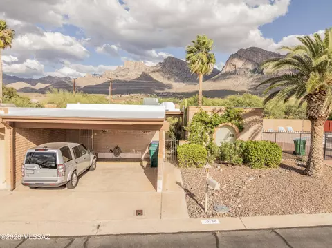 10136 N Valle Del Oro Dr, Tucson, AZ 85737