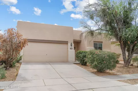 84 N Desert Stream Dr, Tucson, AZ 85745