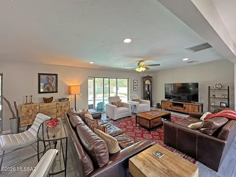 Living - 8180 E Rawhide Trl, Tucson, AZ 85750 photo 5 of 6