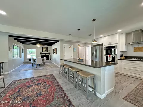 Kitchen - 8180 E Rawhide Trl, Tucson, AZ 85750 photo 3 of 5