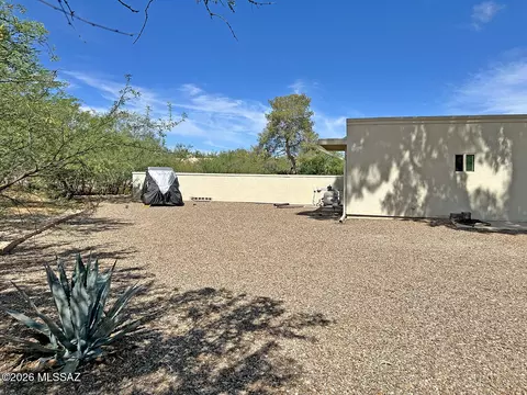 Exterior - 8180 E Rawhide Trl, Tucson, AZ 85750 photo 6 of 8