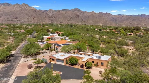 5620 N Barrasca Ave, Tucson, AZ 85750
