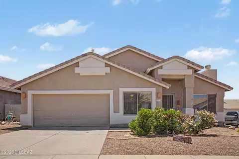 10164 E Falcon Point Dr, Tucson, AZ 85730