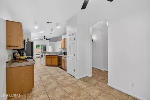 Entry Way - 9685 E Belasco Loop, Tucson, AZ 85748 photo 2 of 3