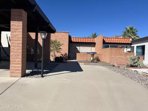 243 N Calle Del Diablo, Green Valley, AZ 85614