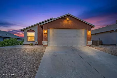 9745 E Sascha St, Tucson, AZ 85748