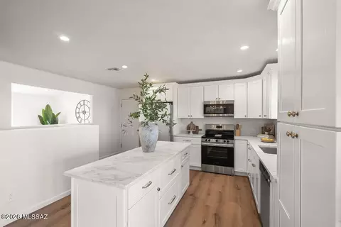 Kitchen - 13400 E Buffalo Dance Trl, Vail, AZ 85641 photo 3 of 3