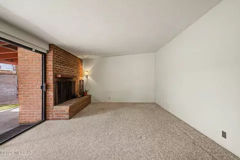 Living - 7118 Eli Pl, Tucson, AZ 85710 photo 5 of 9