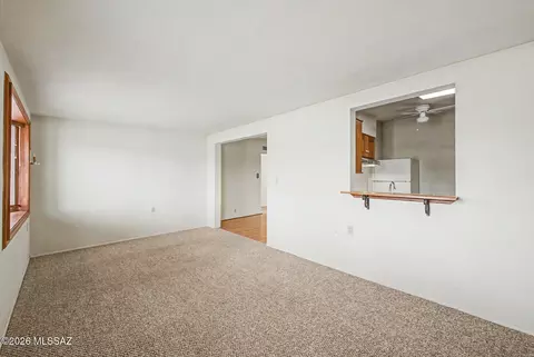 Living - 7118 Eli Pl, Tucson, AZ 85710 photo 7 of 9