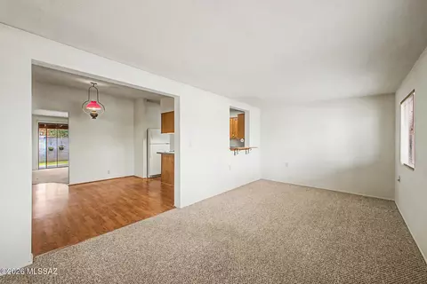 Living - 7118 Eli Pl, Tucson, AZ 85710 photo 6 of 9